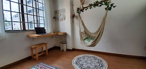 Design-Doppelzimmer | Individuell dekoriert, individuell eingerichtet, Schreibtisch