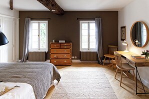 3 bedrooms, desk, free WiFi, bed sheets
