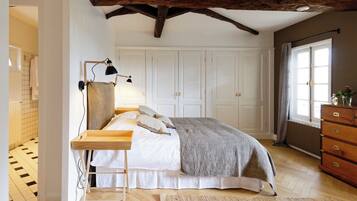 3 chambres, bureau, Wi-Fi gratuit, draps fournis