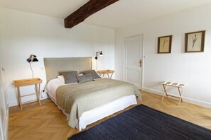 3 bedrooms, desk, free WiFi, bed sheets