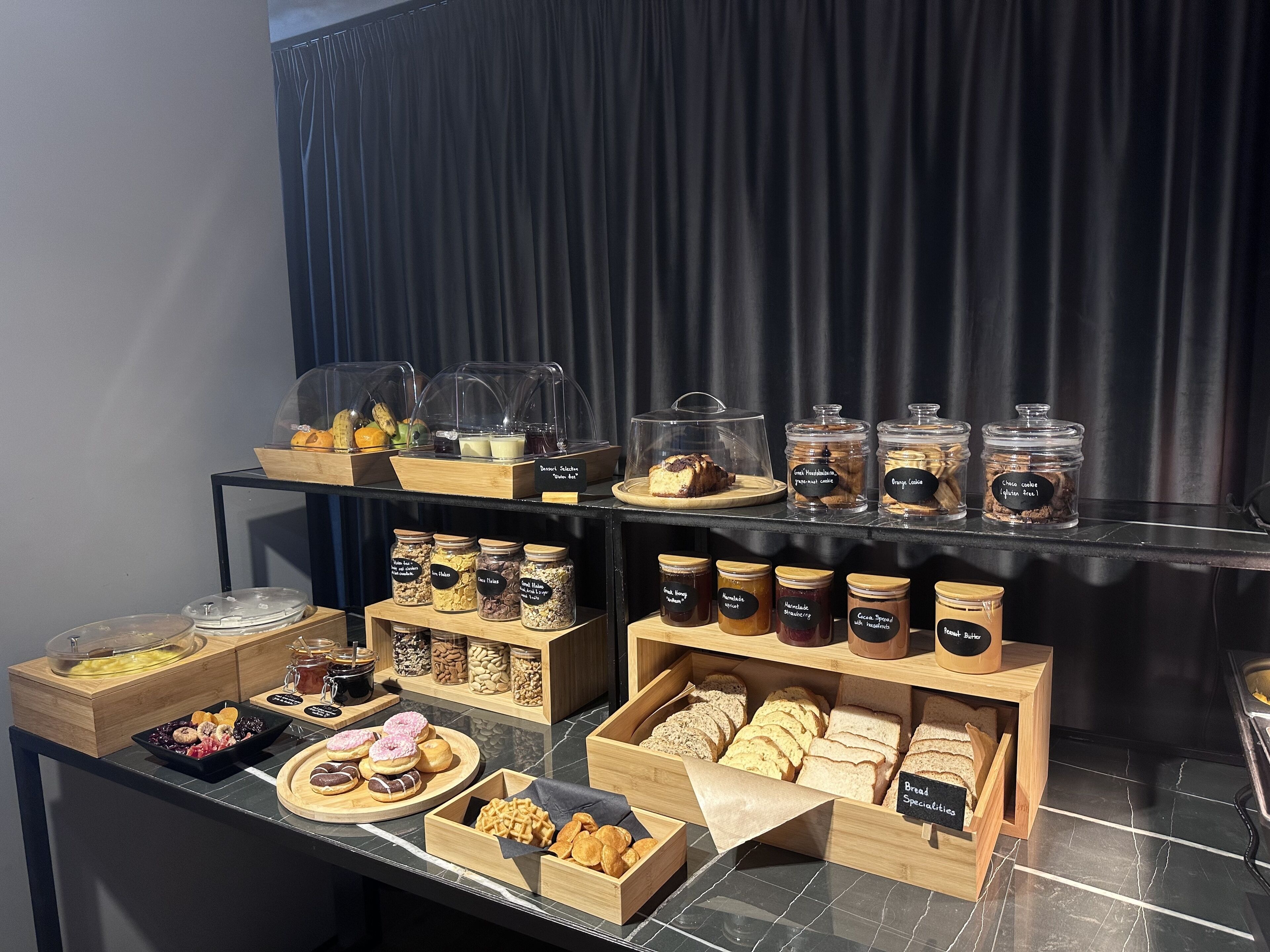 free daily continental breakfast