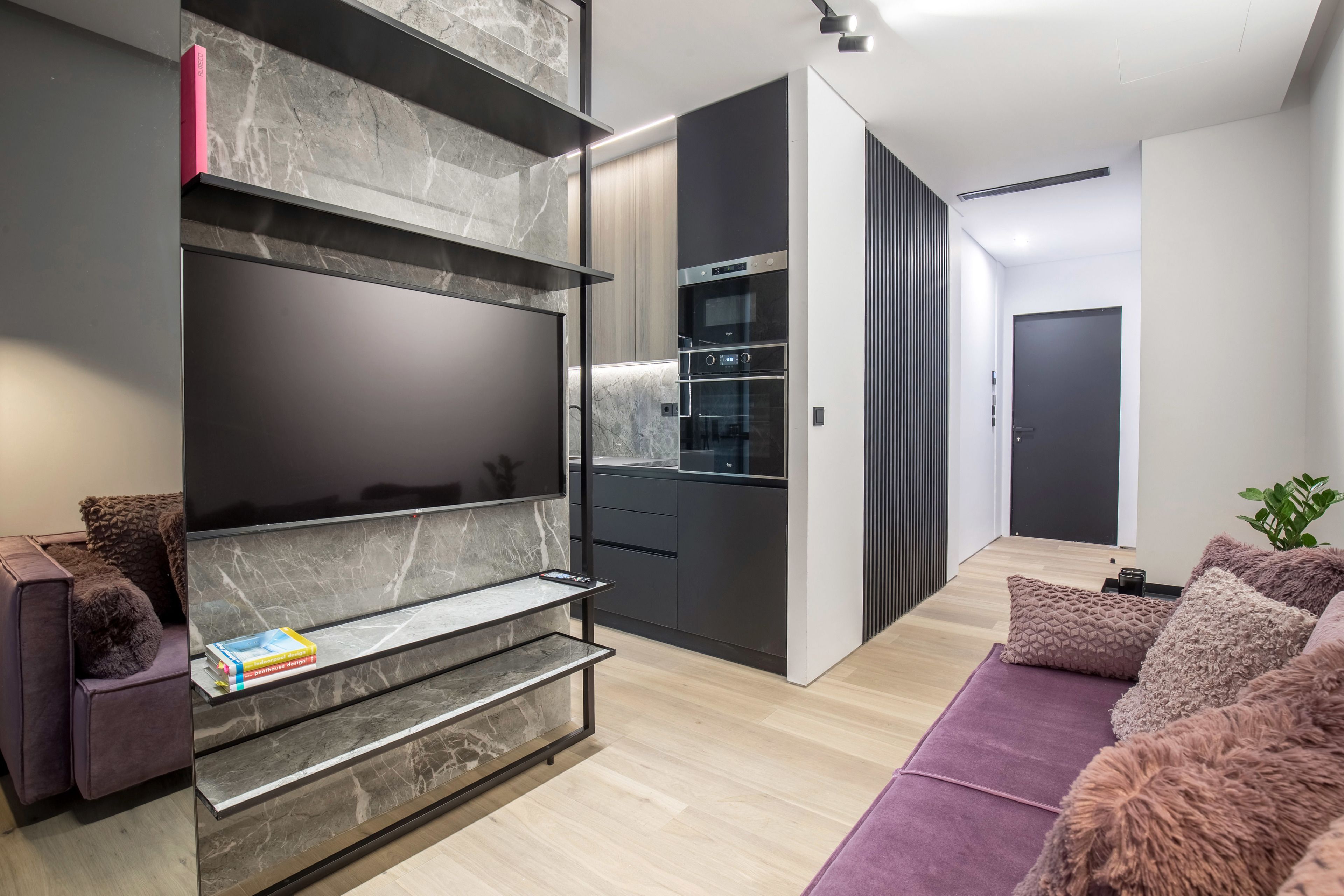 luxury suite, 1 bedroom, hill view (102) | 1 bedroom, hypo-allergenic bedding, memory-foam beds, laptop workspace