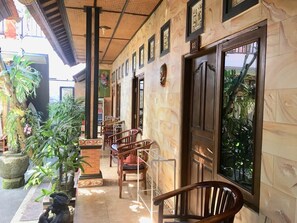Terrace/patio - Mikuk Homestay (Canggu)