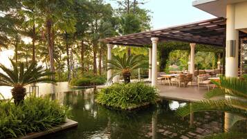 บริเวณภายนอก