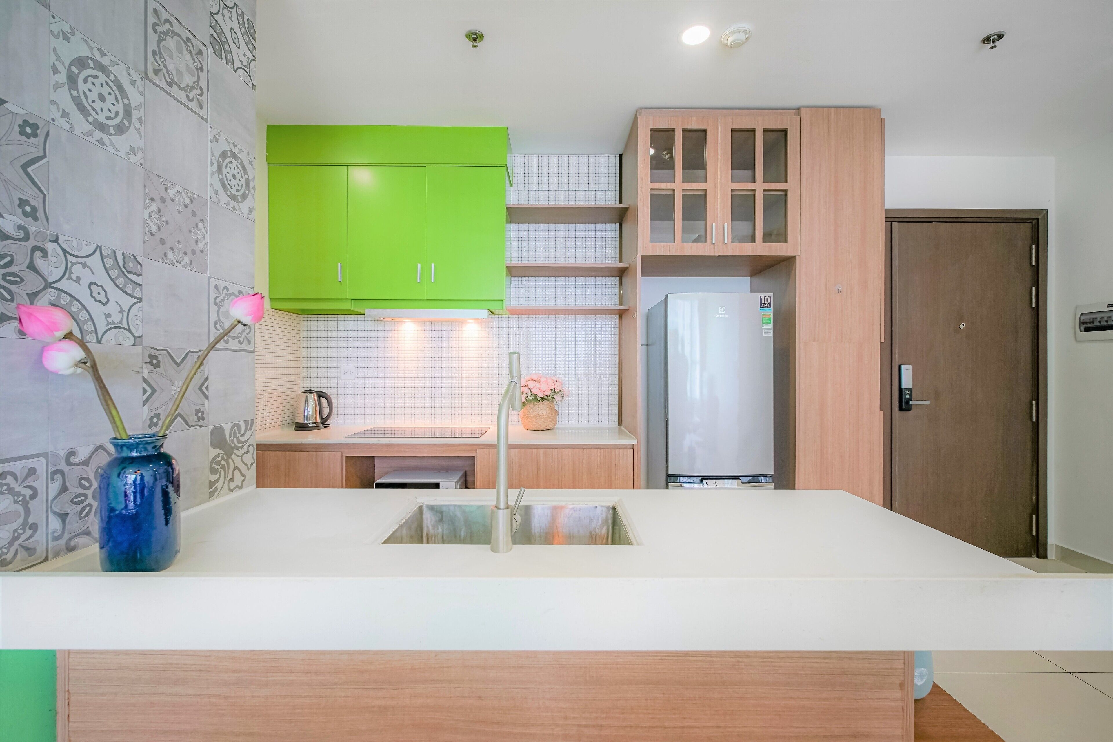 Standard Apartment, 3 Bedrooms | Private kitchen | Fridge, microwave, cookware/dishes/utensils, dining tables
