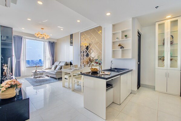 Living area - Saigon Central Apart - Infinity Pool&Gym (Ho Chi Minh City)