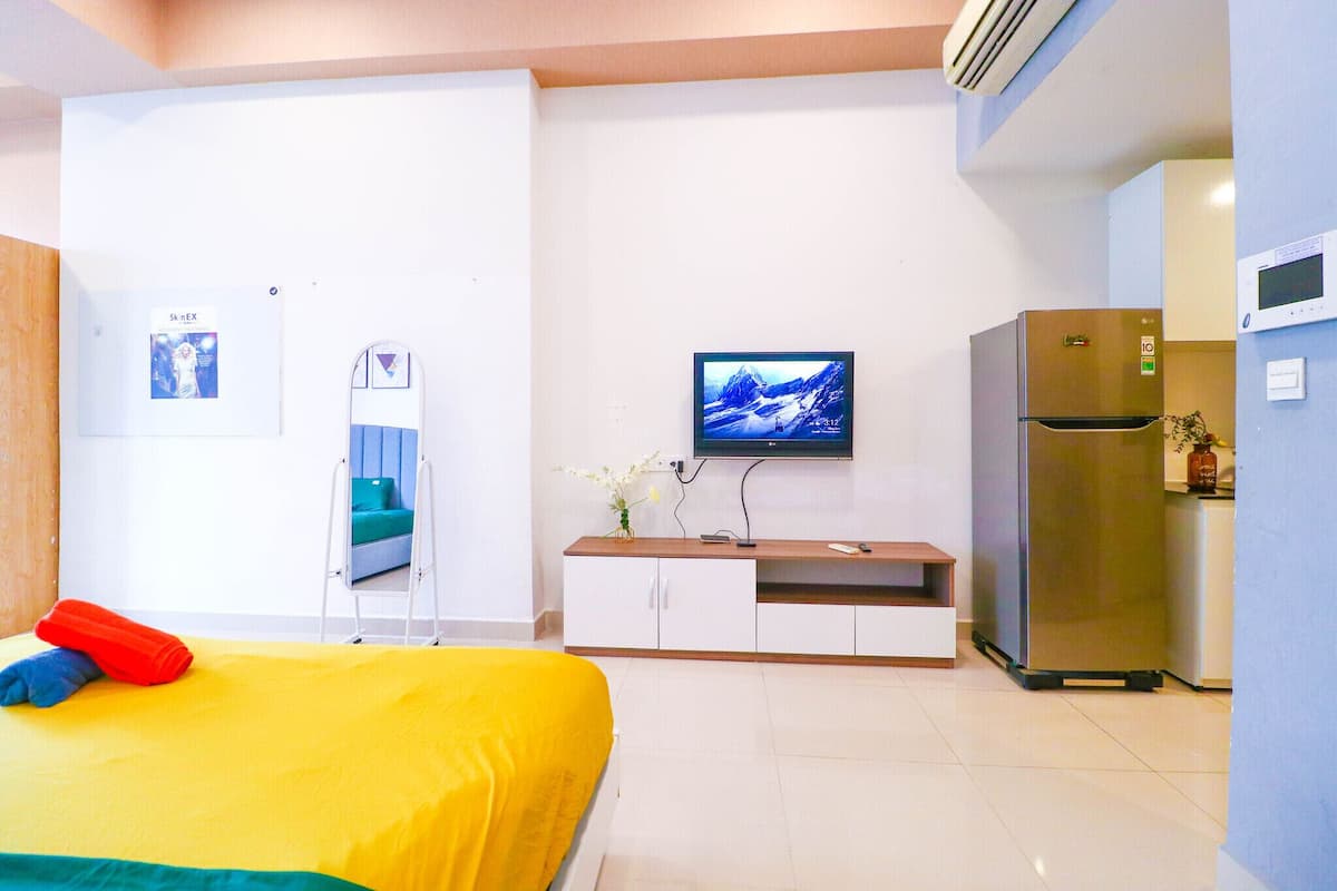 Superior Apartment | Premium bedding, down duvets, memory-foam beds, individually decorated