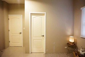 Private Vacation Home | Room amenity