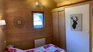 1 chambre, fer et planche Ă repasser, lit parapluie, Wi-Fi