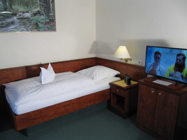 1 bedroom, in-room safe, desk, WiFi