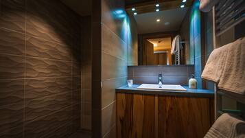 برانس (أردية) حمّام، مناشف