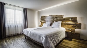 Een kluis op de kamer, individueel gedecoreerd, individueel gemeubileerd