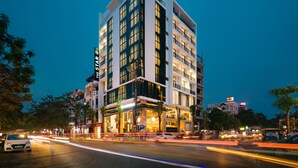 A multi-story hotel with a prominent sign reading "The Star." - K-Zone The Star Hotel (Hai Phong)