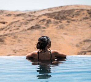 Outdoor pool - The White Camel Lodge (Agafay)