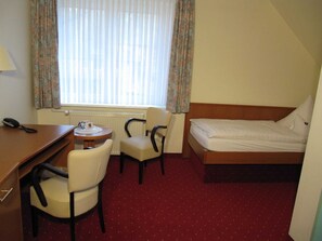 1 bedroom, in-room safe, desk, WiFi - EZ-B 51 - Hotelpension Marie-Luise (Bad Bevensen)