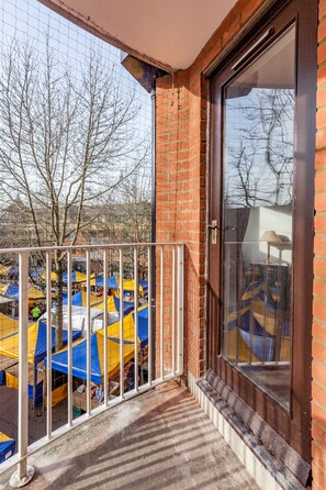 Balcony view - NEW Bright and Sunny Flat in Oxford City Centre (Oxford)
