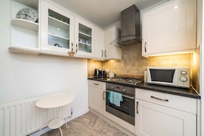Apartment (2 Bedrooms) | Eigene Küche | Mikrowelle