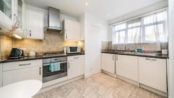 Apartment (2 Bedrooms) | Private kitchen