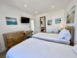 2 slaapkamers, een strijkplank/strijkijzer, wifi, beddengoed