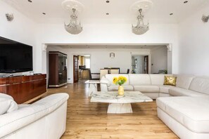 奢华独立别墅, 2 间卧室 | 起居区 | 电视、加热地板