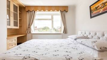 Luxury House, 2 Bedrooms | Premium bedding, down duvets, memory-foam beds, individually decorated