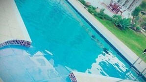 屋外プール、プール パラソル