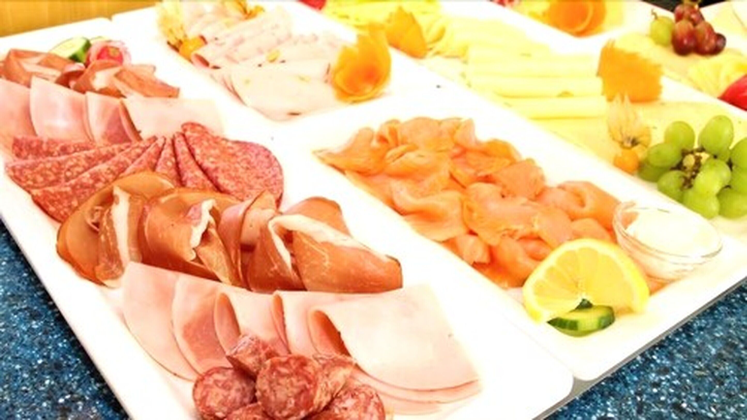 Desayuno buffet diario (EUR 15 por persona)