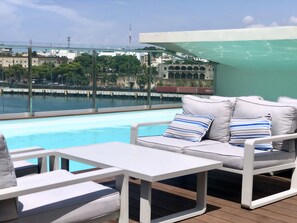 Außenpool, Infinity-Pool