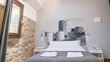 Ropa de cama de alta calidad, cubrecamas y escritorio