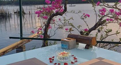 Une maison de caractĂšre oĂč la riviĂšre rencontre la mer