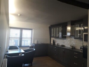 Dining - The Red Lion (Newent)