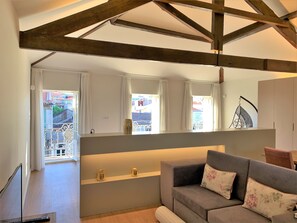 Chambre Double Premium, balcon, vue ville (Prime 7) | Salle de séjour | TV connectée, Netflix, Hulu, films en première diffusion