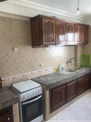 Apartment, 2 Bedrooms | Private kitchen | Fridge, microwave, oven, stovetop - Appartement Meriem (Casablanca)