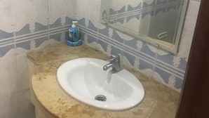 Apartment, 2 Bedrooms | Bathroom - Appartement Meriem (Casablanca)