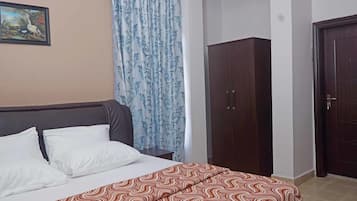 Decoración personalizada, muebles diferentes y escritorio