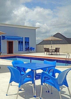Outdoor pool - Gold Rush Suites (Port Harcourt)