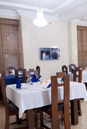 Breakfast, lunch and dinner served - Gold Rush Suites (Port Harcourt)