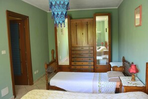 Chambre Triple Classique | Bureau, rideaux occultants, Wi-Fi gratuit, draps fournis