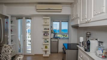 Hus, 2 soverom | Delt kjøkken | Kjøleskap, mikrobølgeovn, ovn og kokeplater