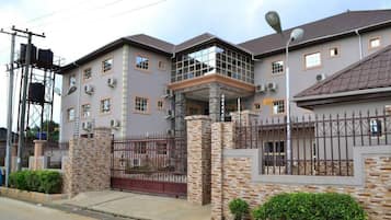 Fachada da propriedade