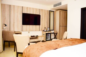 Deluxe kamer | Een minibar, individueel gedecoreerd, individueel gemeubileerd