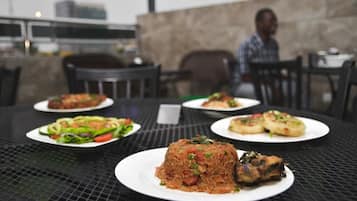 Café da manhã continental grátis todos os dias