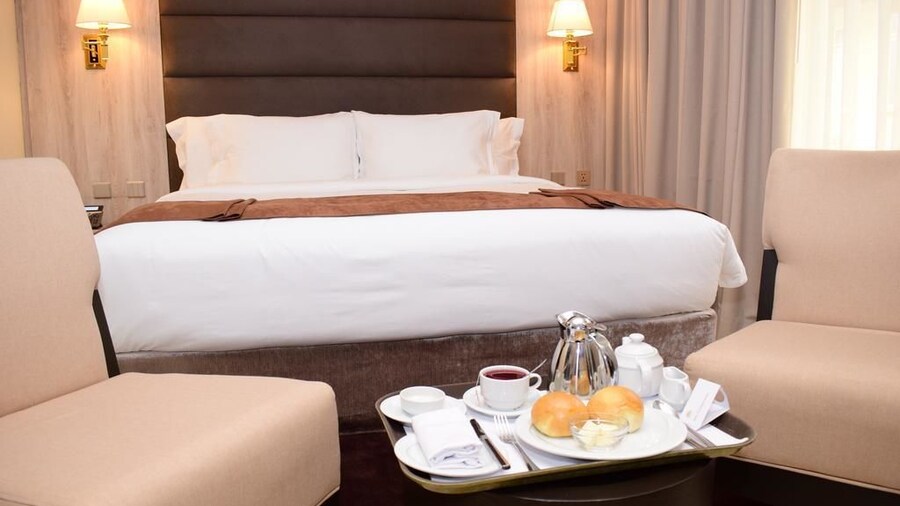 Rayjok Hotel And Suites