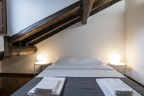 Apartment, 2 Schlafzimmer | Kostenlose Babybetten, kostenloses WLAN, Bettwäsche