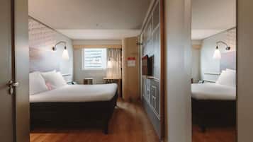 Standard Room, 1 Double Bed | WiFi (free), bed sheets