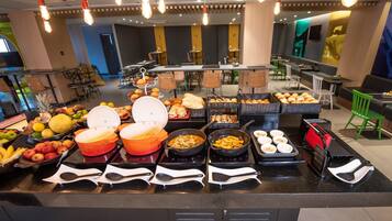 Desayuno buffet incluido todos los días