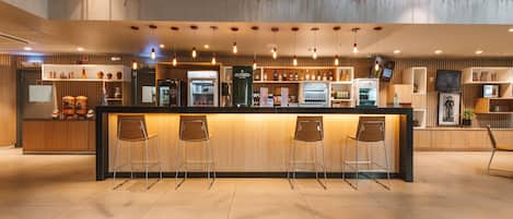 Bar (trong khuôn viên)