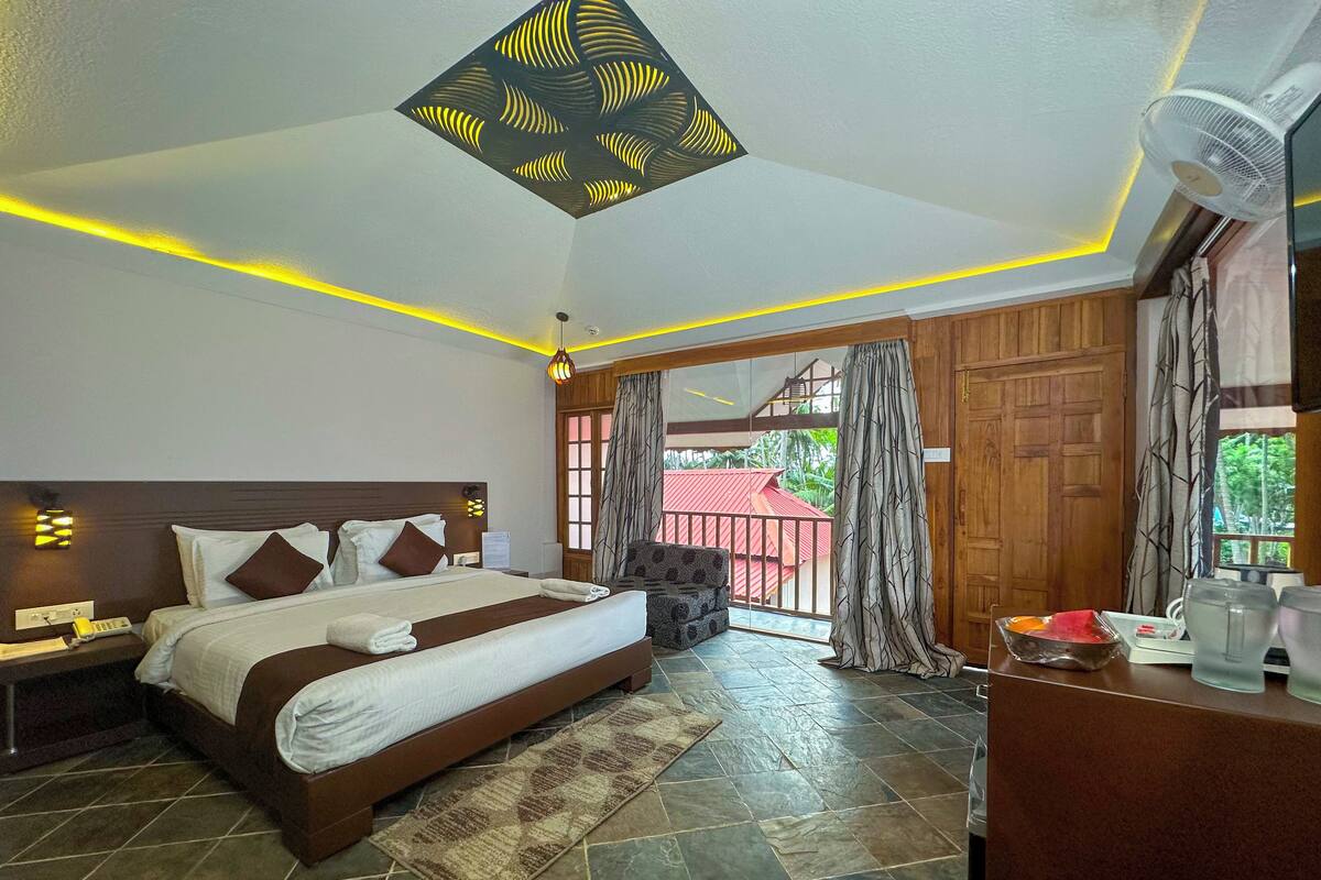 Suite (Cottage) | Memory-foam beds, bed sheets