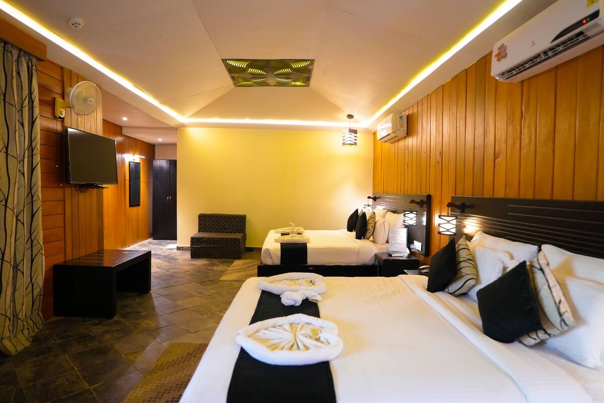 Family Cottage | Memory-foam beds, bed sheets