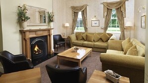 Lounge - Singleton Lodge Country House Hotel (Poulton-le-Fylde)
